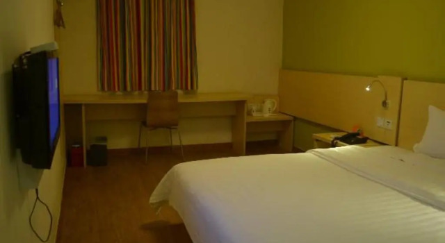 Двухместный номер Standard 7 Days Inn Zhuhai Jida Zhongdian Branch