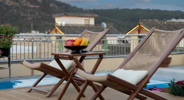 Longstay Luming Lodge · Oriental Aesthetics | Sky Garden & Snow Mountain Panorama Boutique Retreat