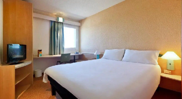 Ibis Setubal, Забронировать Отель Отели Сетубала с бассейном, рядом с Castelo São Filipe, Бассейн