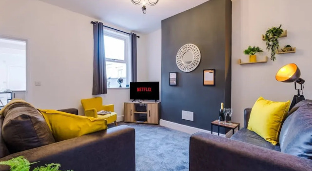 Ideal for Contractors Long Term Stays Sleeps 8