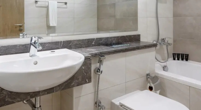 Апартаменты Premium Spacious 2BR apartment with rooftop pool The Bay DT by 360 Vacation