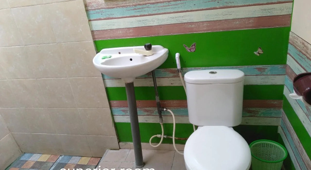 Ressa Homestay, Rezervovat Hotel Hotely v Mataram s parkováním, Parkování