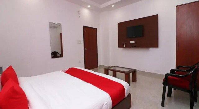 Rex Cabana by OYO Rooms, Varaa Hotelli Faridabad Haryana