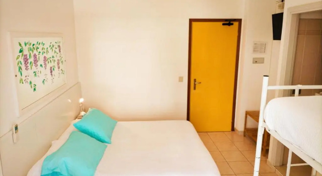 Четырёхместный номер Standard Le Petit Hotel