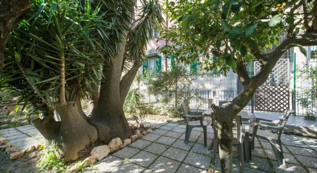 Апартаменты Garden House Apartment With Garden In Naples