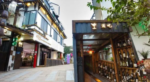 Leisure Village Inn