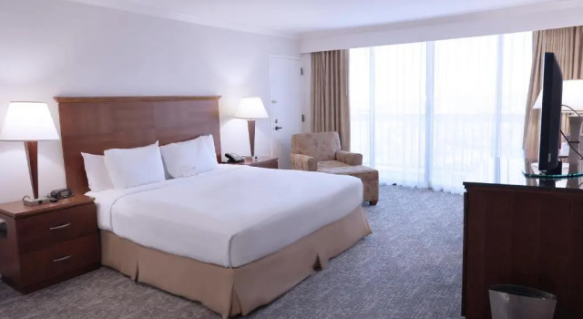 Двухместный номер Executive Ontario Airport Hotel & Conference Center