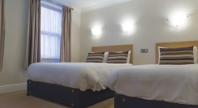 Wycliffe Hotel, Забронировать Отель Стокпорт Большой Манчестер, рядом с The Plaza