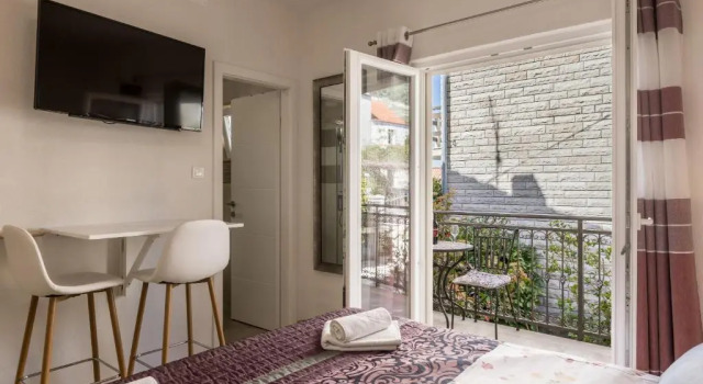 APARTMENTS Petra studio, Prenota Appartamento Hotel a Croatian Islands con parcheggio, Parcheggio