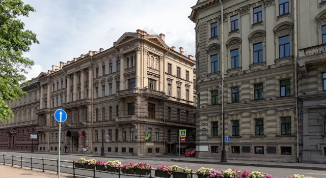 City of Rivers, Адмиралтейская наб., 10
