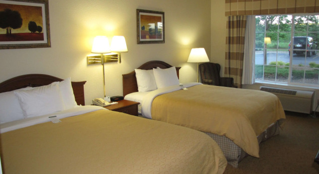 Country Inn & Suites By Carlson West Bend, Boek Hotel West Bend Wisconsin