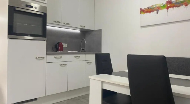 Urbanes, modernes Apartment mit Parkplatz