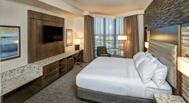 Двухместный номер Promenade Tower Mystic Lake Casino Hotel