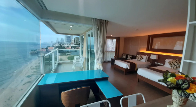 Номер Executive Saisawan Beach Luxury Hotel