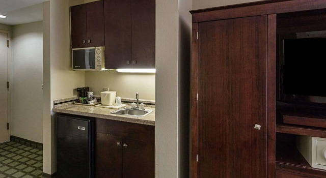 Двухместный люкс Comfort Inn Southwest Fwy at Westpark