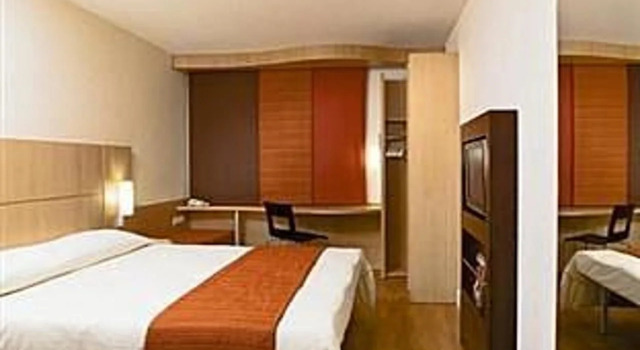 Ibis Tianjin Riverside