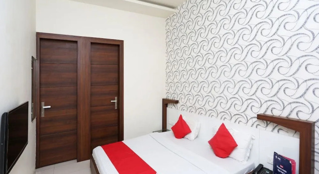 OYO 17280 Hotel Shivaay, Забронировать Отель Хисар штат Харьяна, рядом с Hisar Railway Station
