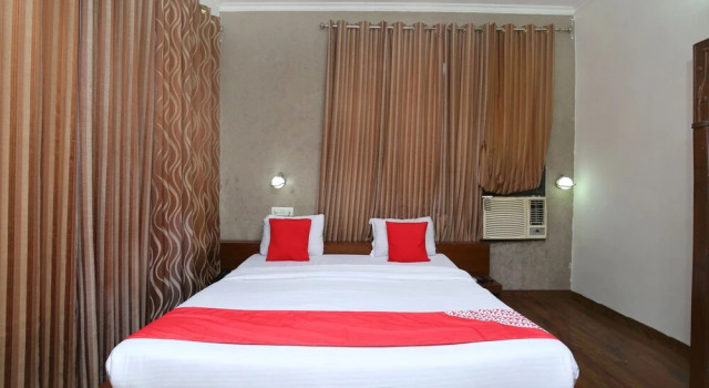 OYO 23580 Hotel The Grand, Book Hotel Baddi North Zone