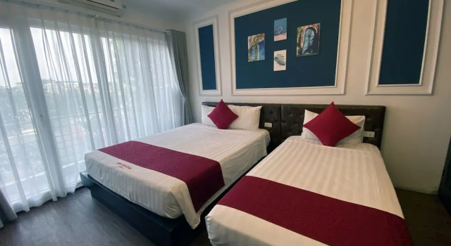 Трёхместный номер Standard с балконом Eclipse Legend Hotel