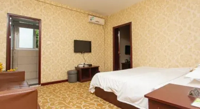 Standard Suite Fuping Heping Hotel