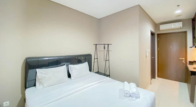 Студия Cozy And Minimalist Studio Room Ciputra International Apartment