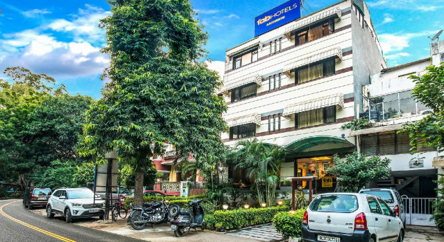 Nehru Kalakaji Extension Suites