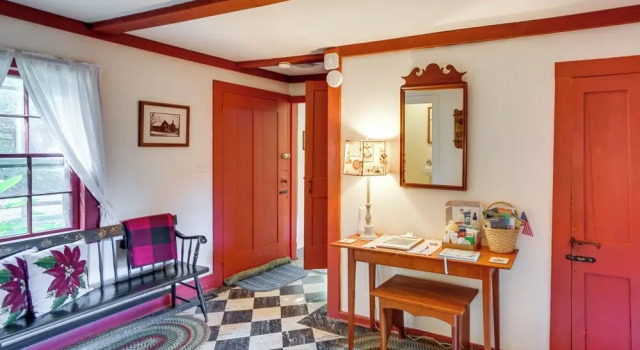 Коттедж Tranquil 3 BR Stockbridge House w/ Private Deck!