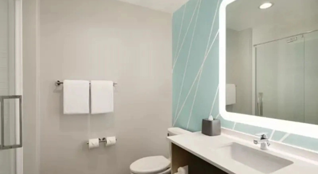 Двухместный номер Standard avid Hotel Bellefonte by IHG