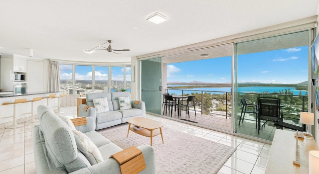 Апартаменты Superior с балконом Chateau Royale Beach Resort Maroochydore Sunshine Coast