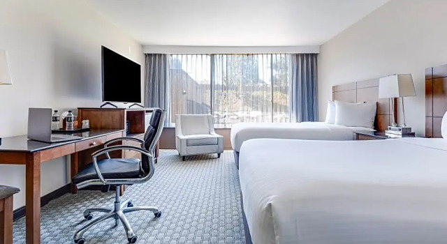 Четырёхместный номер Superior voco Laguna Hills by IHG