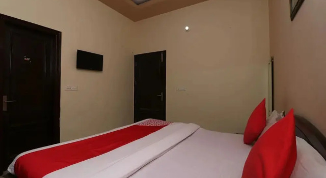 Hotel Gurudham Vrindavan by OYO Rooms