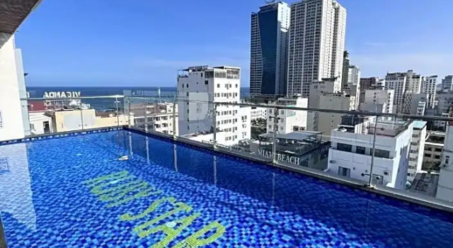 Standard triplaágyas szoba a városra néző kilátással Ruby Star Hotel Da Nang