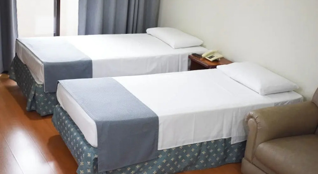 Четырёхместный семейный номер Standard с балконом New Life Piracicaba by Atlantica
