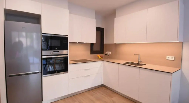Апартаменты с 2 комнатами 10 apartments in a modern central building with private car parking available