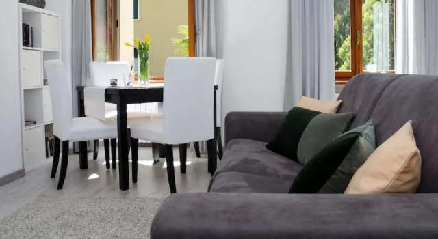 JOIVY Cute 1-bedroom flat next to Lake Como, Забронировать Апартаменты/квартира Отели Комо с парковкой, рядом с Площадь Кавур, Парковка