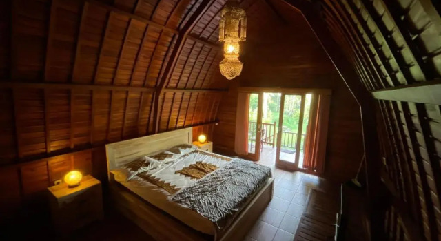 Sugita Wooden House, Prenota Hotel Carangsari Indonesia
