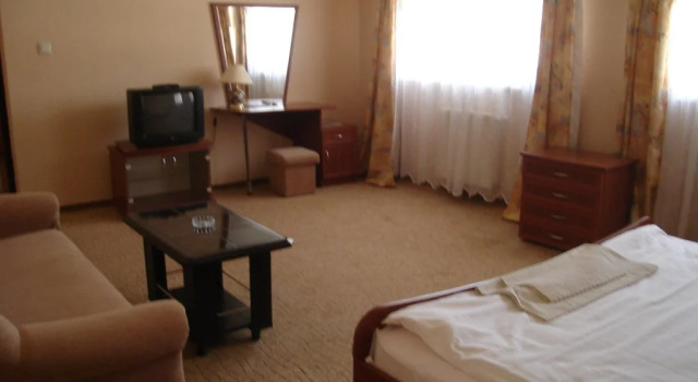 Izumrud, Book Hotel Uzhhorod Transcarpathia