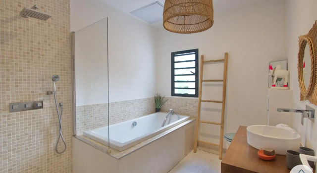 Villa Paloma 4 étoiles avec Piscine et Vue exceptionnelle sur l'ocean à Saint-Leu, Đặt Biệt thự Khách sạn ở Saint-Leu có hồ bơi, Hồ bơi