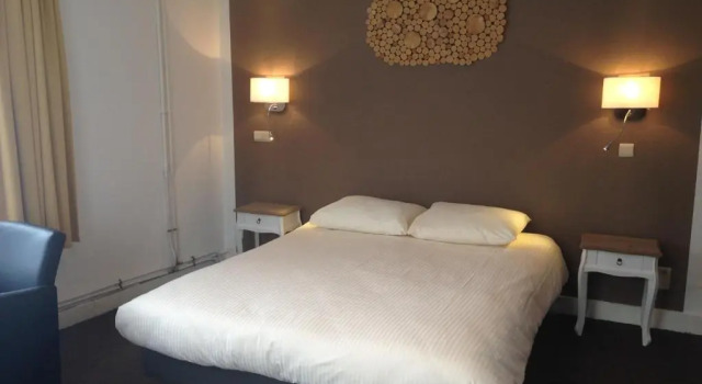 Полулюкс Deluxe Hotel Bouillon