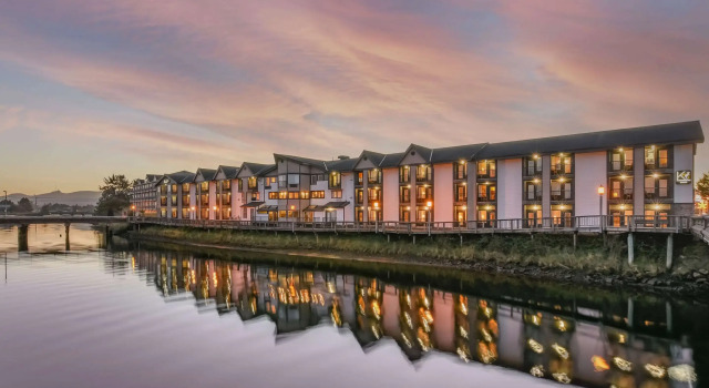 Kathryn Riverfront Inn, an Ascend Collection Hotel
