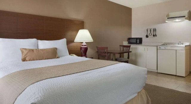 Студия Days Inn by Wyndham Dalhousie
