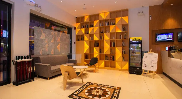 Borrman Hotel Gaozhou Fuqian Road, Rezervasyon Otel Guangdong otoparklı oteller, Otopark