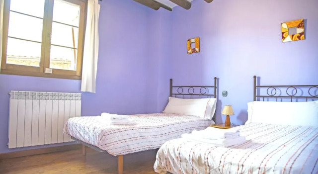 House With 3 Bedrooms in Belsierre, With Wonderful Mountain View, Balcony and Wifi, Rezerwuj Hotel Hotele 3-gwiazdkowe w Puertolas, 3*