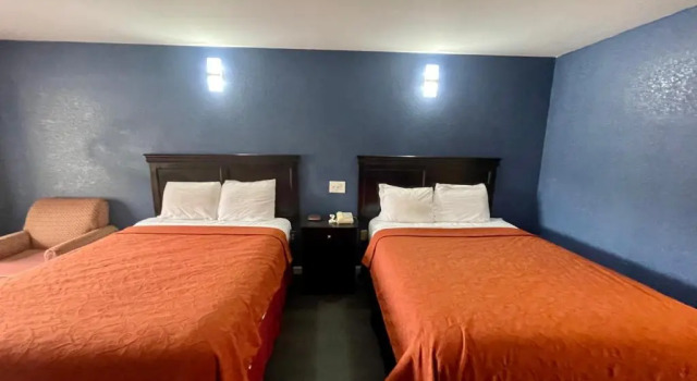 Четырёхместный номер Standard Key West Inn - Roanoke