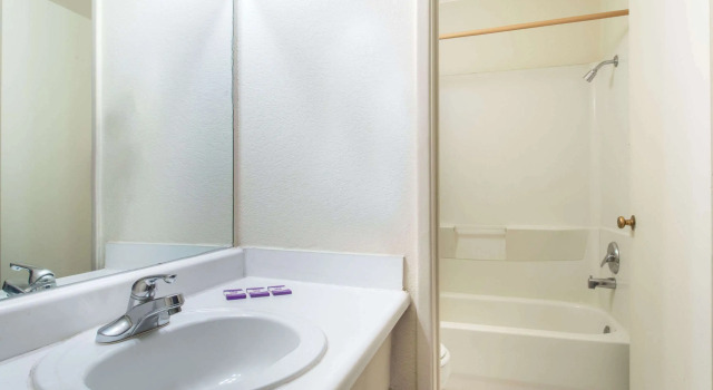 Четырёхместный номер Standard Americas Best Value Inn North Black Canyon Hwy