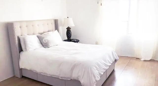 Burns Court Apartment, Забронировать Апартаменты/квартира Сарасота Sarasota Area, рядом с Ресторан и пристань для яхт "Марина Джек"