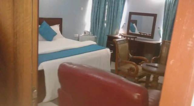 Owerri Hotel Plaza, Prenota Hotel Owerri Municipal Owerri