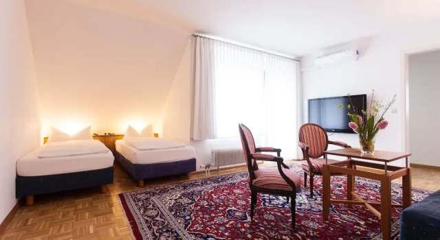 Четырёхместный номер Standard с балконом Hotel garni Schacherer