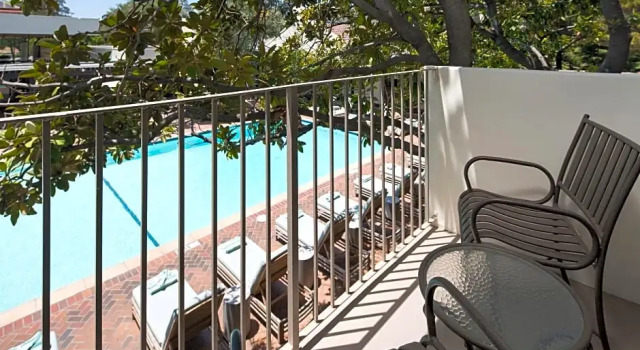 Четырёхместный номер Superior с видом на сад Sheraton Palo Alto Hotel
