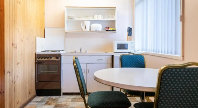 Семейная студия с красивым видом из окна Silver Hills Motel